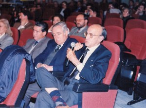 Asistente de los XV Coloquios