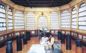 Museo Cusí de Farmacia 001 - copia