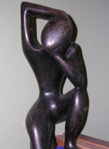 Escultura de mujer